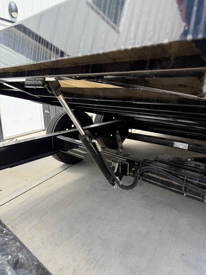 MAXX-D 102 x 24 Split Tilt Equipment Trailer - SKU 143201 - Image 7