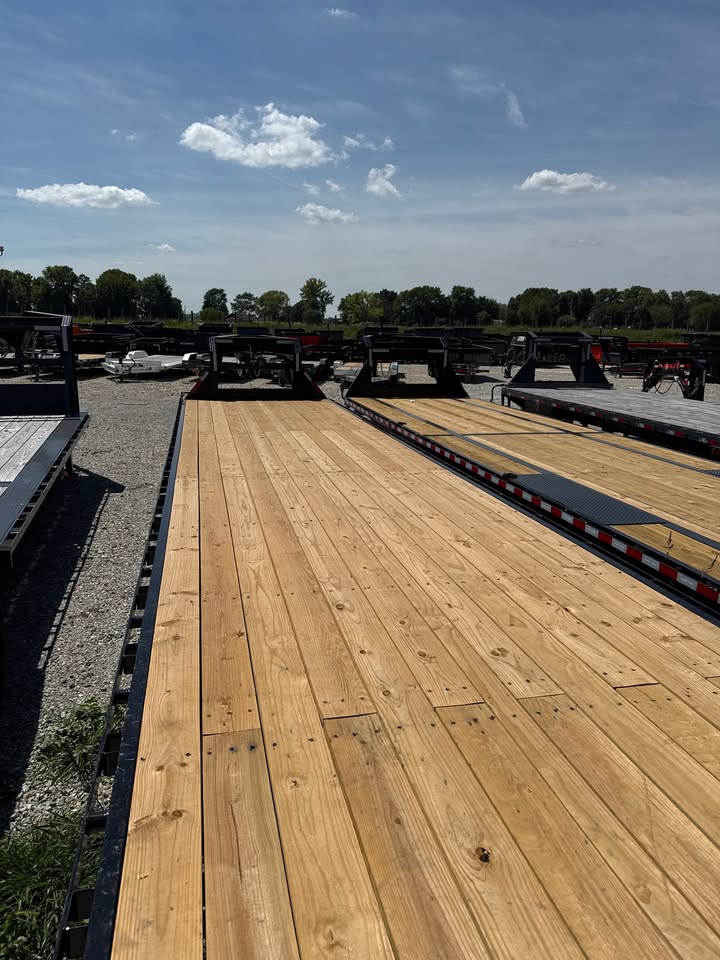MAXX-D 102 x 40 Gooseneck Flatbed Trailer - SKU 147401 - Image 4