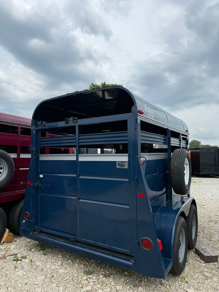 Pre-Owned Valley 72" x 12' Stock Trailer - SKU 357193 - Image 4