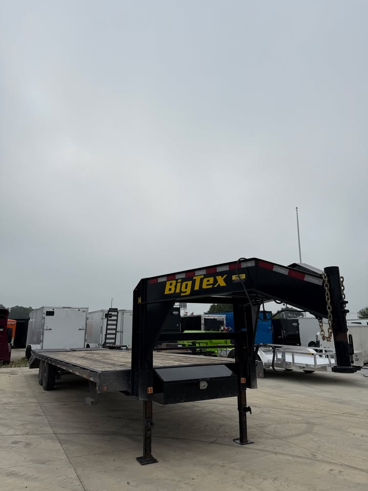 Pre-Owned Big Tex 102" x 30' Gooseneck Flatbed Trailer - SKU 306306