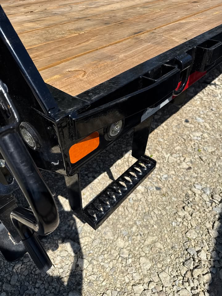 MAXX-D 102 x 25 Gooseneck Flatbed Trailer - SKU 146816 - Image 7