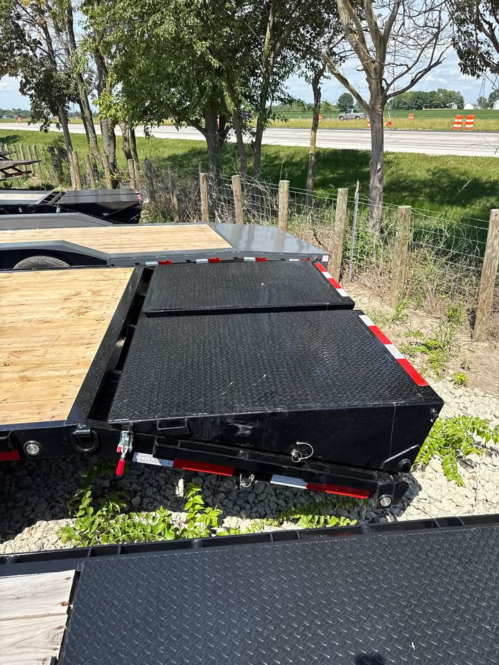 MAXX-D 102 x 25 Gooseneck Flatbed Trailer - SKU 146816 - Image 5