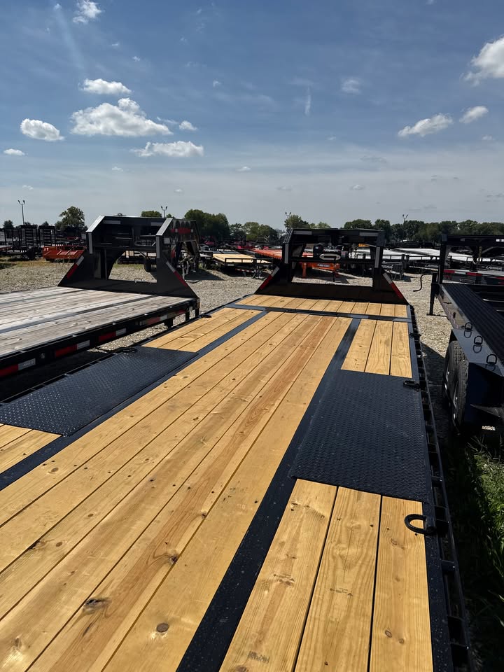 MAXX-D 102 x 26 Split Tilt Equipment Trailer - SKU 148217 - Image 3