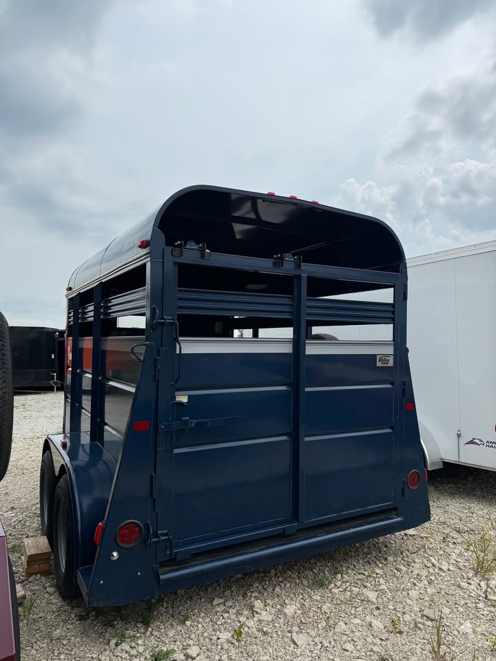 Pre-Owned Valley 72" x 12' Stock Trailer - SKU 357193 - Image 3