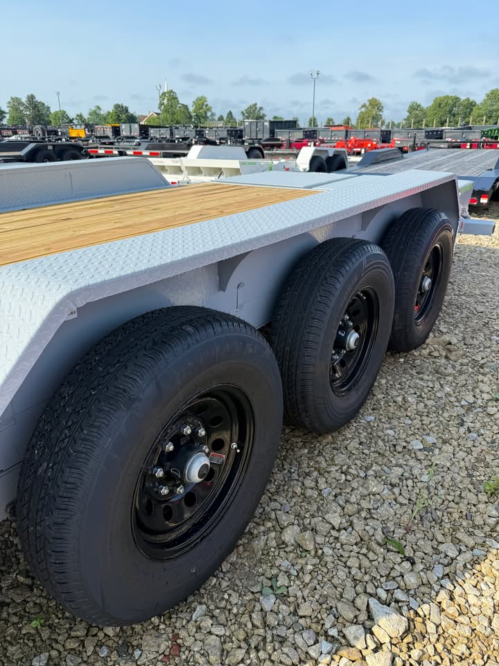 Load Trail 83 in x 24 ft Car Trailer - SKU 391613 - Image 9