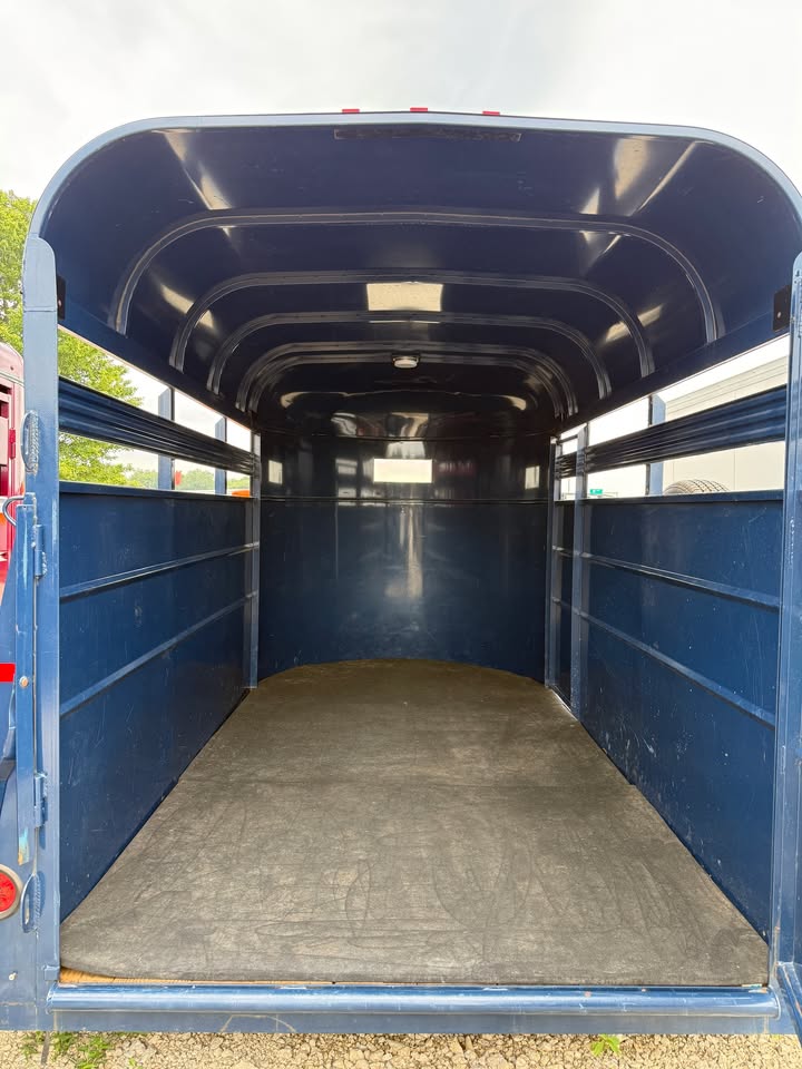 Pre-Owned Valley 72" x 12' Stock Trailer - SKU 357193 - Image 5