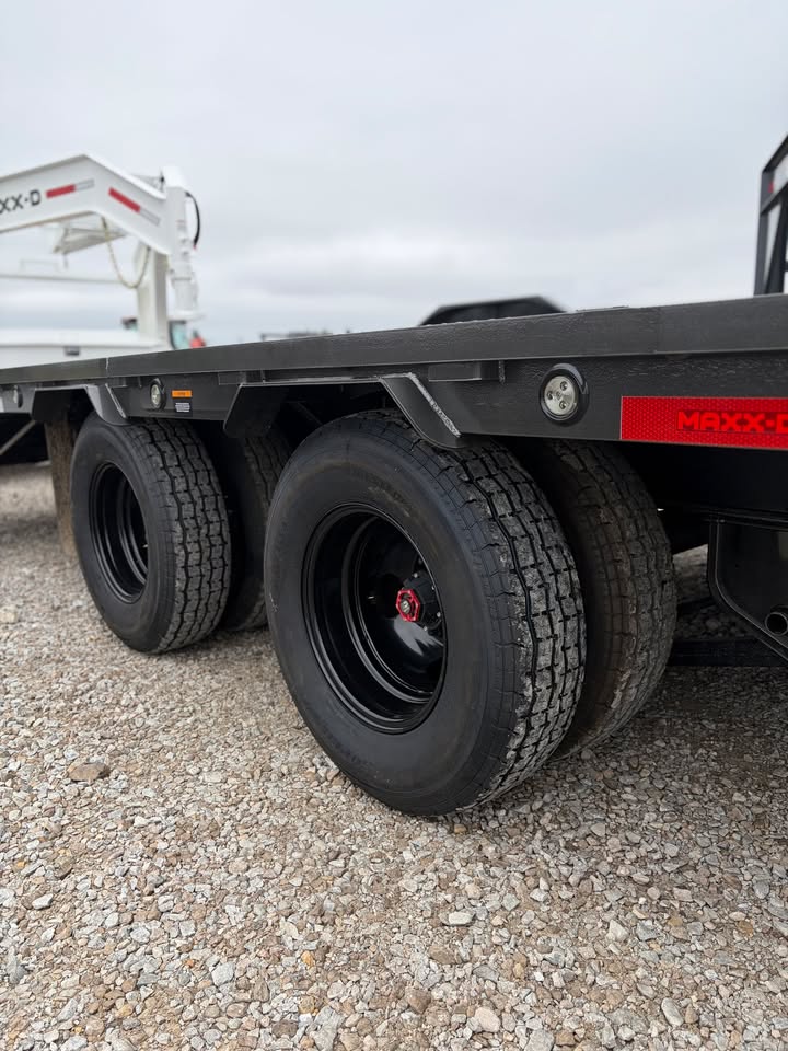 MAXX-D 102 x 32 Gooseneck Flatbed Trailer - SKU 146397 - Image 10