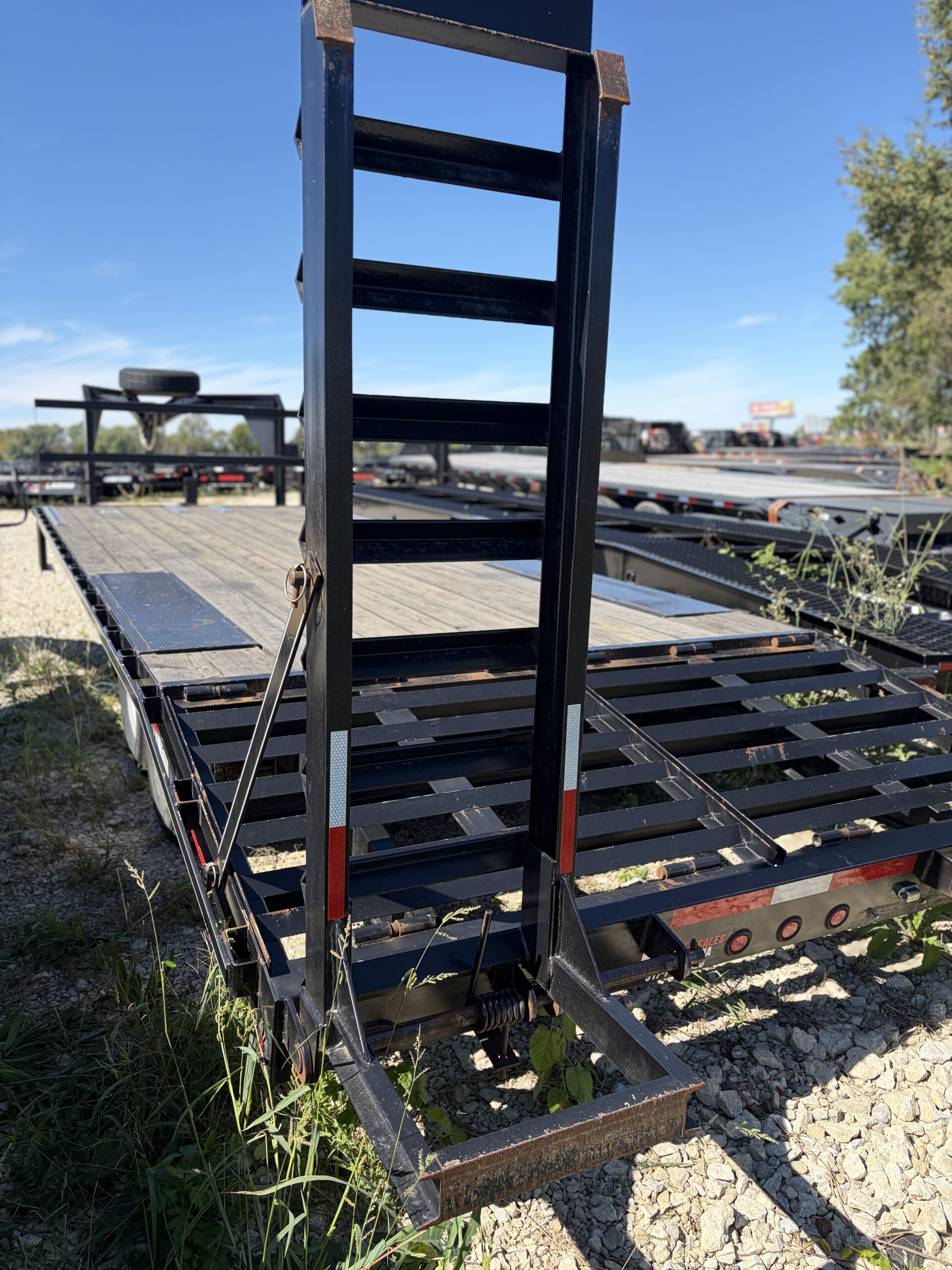 Pre-Owned Appalachian 102" x 24' Gooseneck Flatbed Trailer - SKU 001048 - Image 6