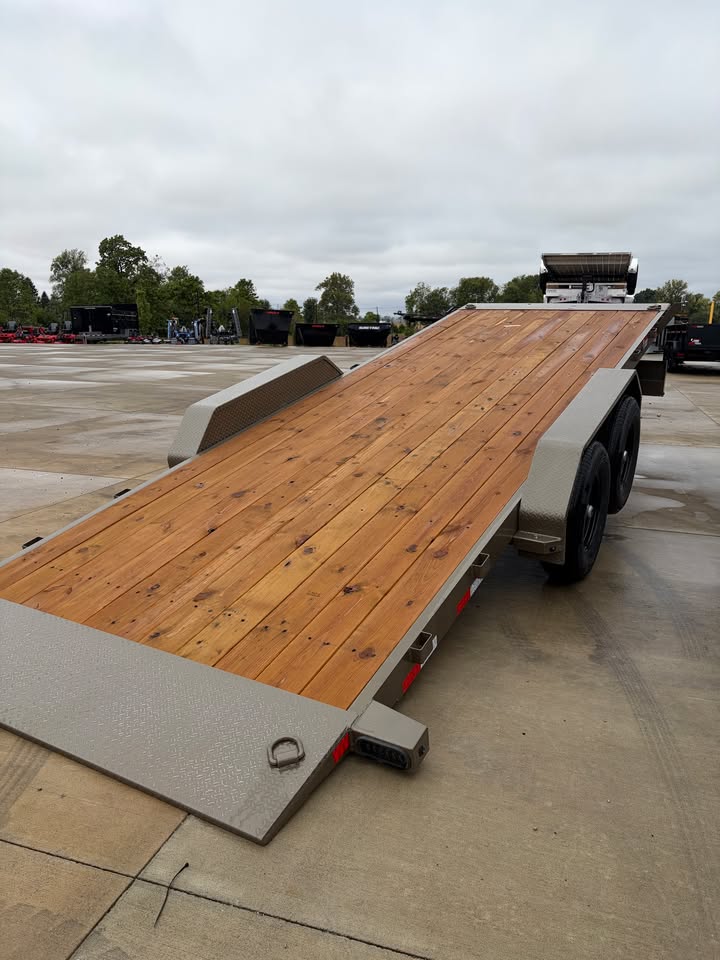 Load Trail 83 in x 22 ft Full Fender Tilt Trailer - SKU 392885 - Image 4