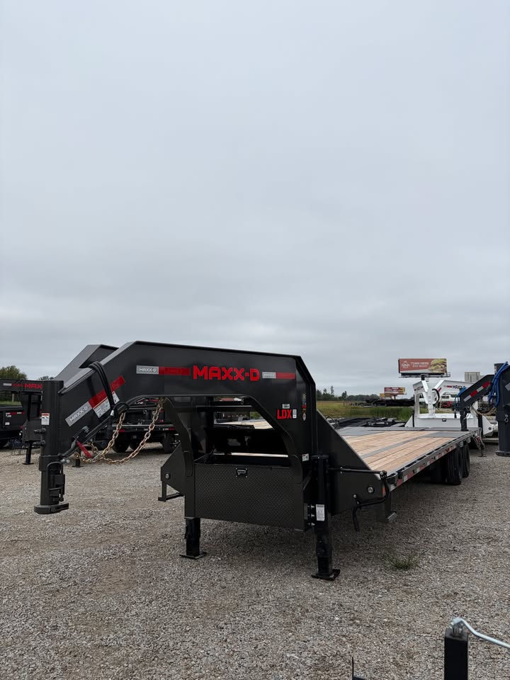 MAXX-D 102 x 32 Gooseneck Flatbed Trailer - SKU 146397 - Image 2