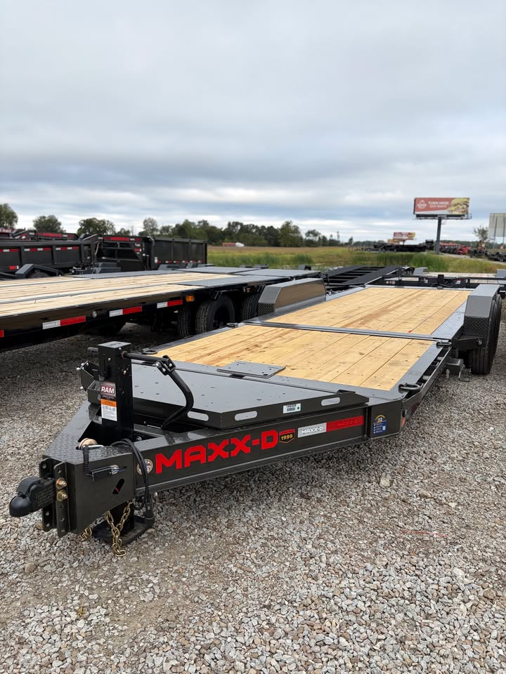 MAXX-D 83 x 22 Split Tilt Equipment Trailer - SKU 149103 - Image 2