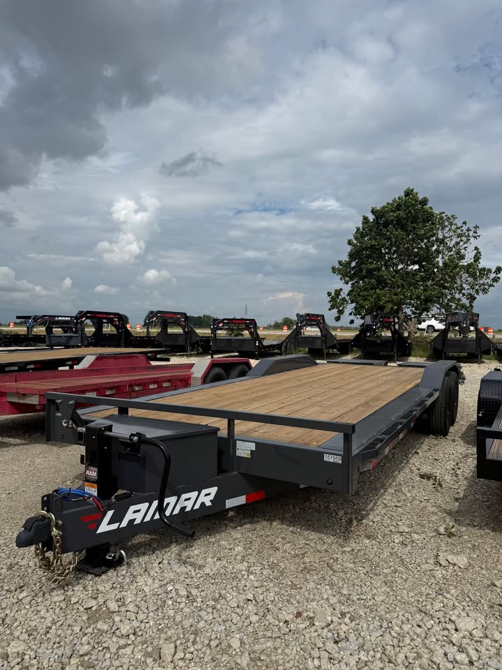 Lamar 102 in x 24 ft Fender Equipment Trailer - SKU 157959 - Image 2