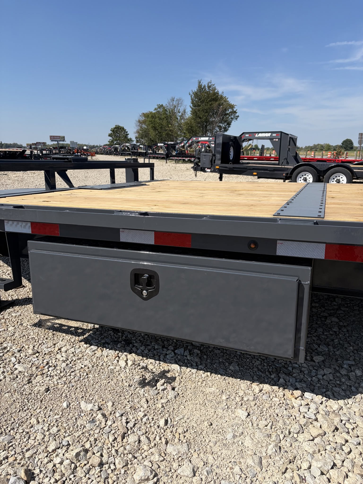 Lamar 102 in x 26 ft Full Deckover Tilt Trailer - SKU 159180 - Image 9