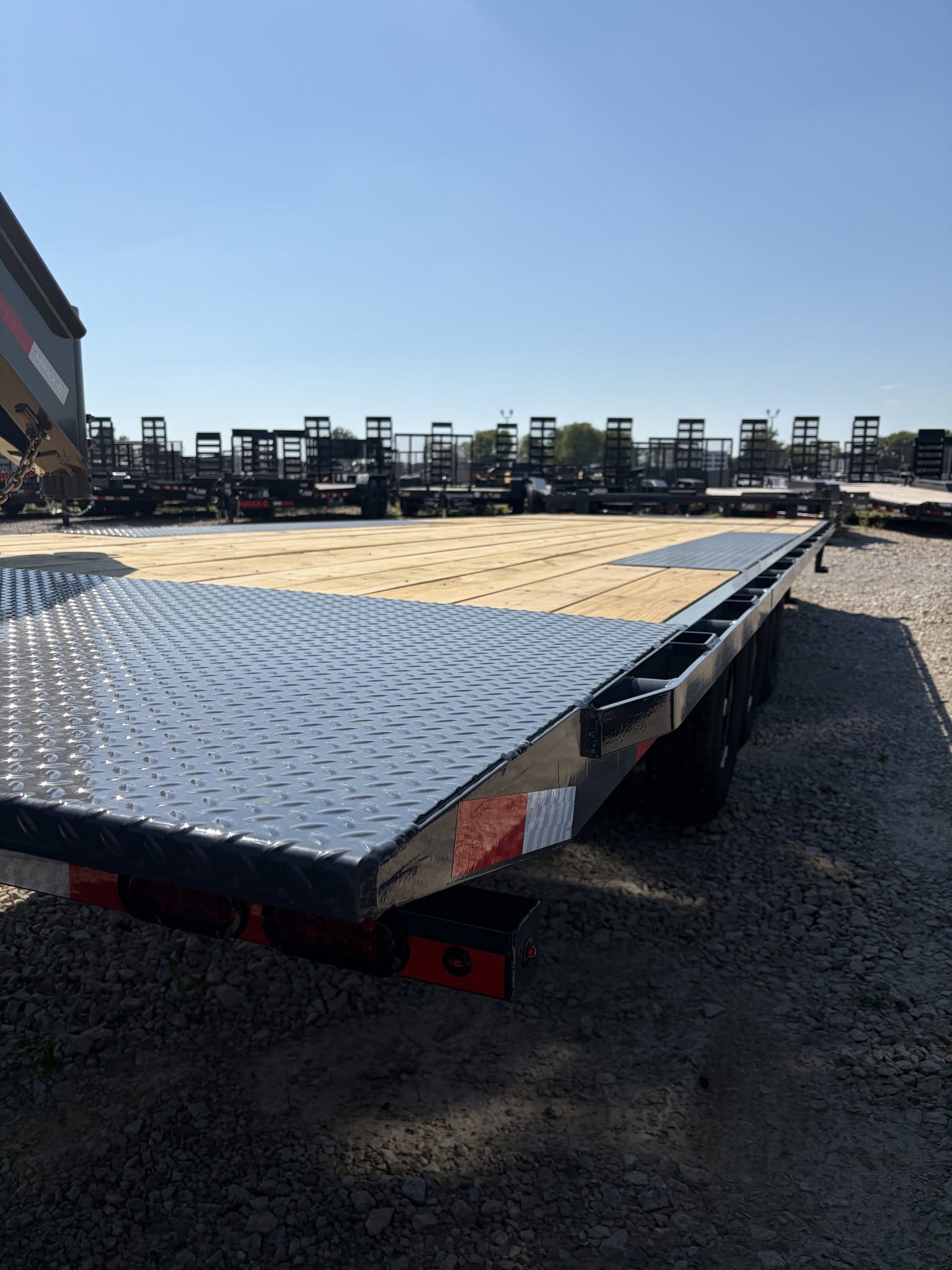 Lamar 102 in x 26 ft Full Deckover Tilt Trailer - SKU 159180 - Image 8