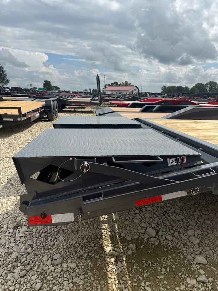 Lamar 102 in x 24 ft Fender Equipment Trailer - SKU 157959 - Image 5
