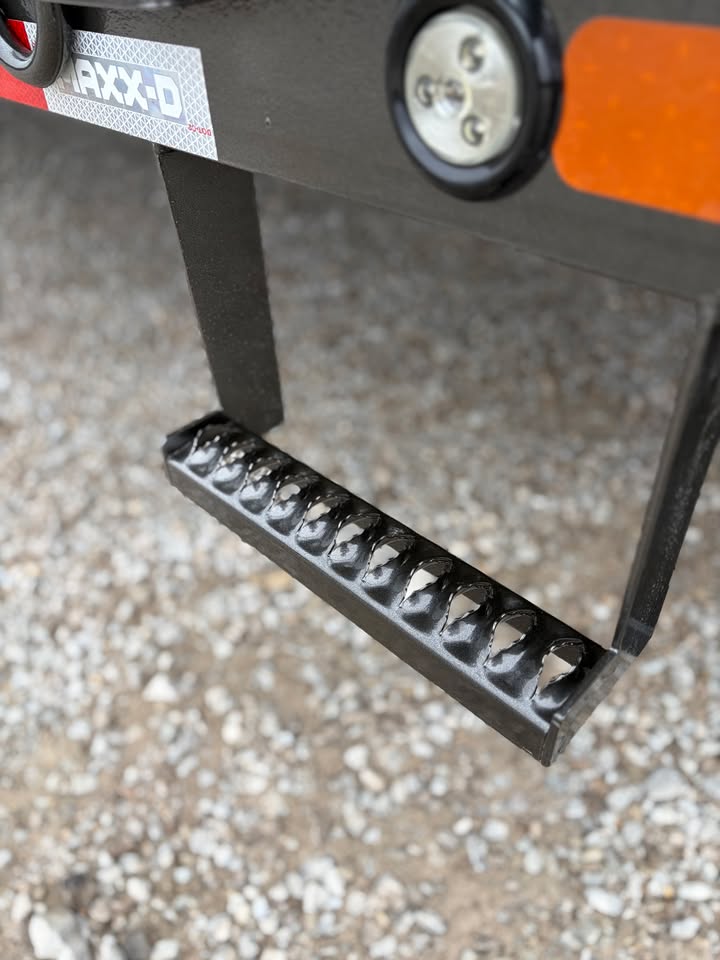 MAXX-D 102 x 32 Gooseneck Flatbed Trailer - SKU 146397 - Image 9