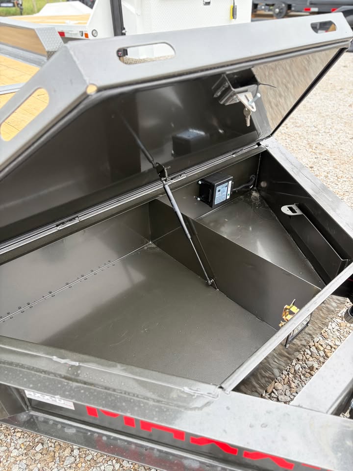 MAXX-D 83 x 22 Split Tilt Equipment Trailer - SKU 149103 - Image 7