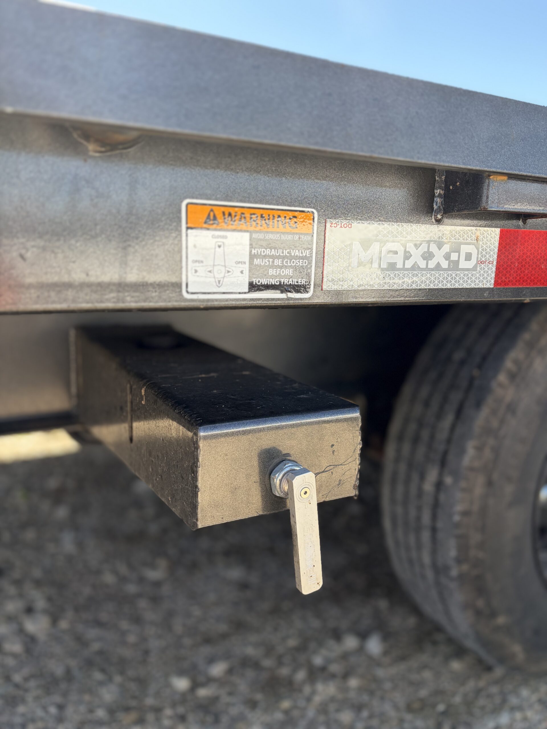 Pre-Owned Maxx-D 102" x 24' Split Tilt Equipment Trailer - SKU 118744 - Image 7
