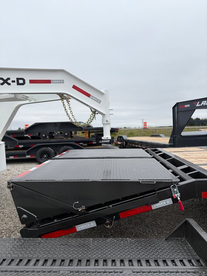 MAXX-D 102 x 32 Gooseneck Flatbed Trailer - SKU 146397 - Image 7