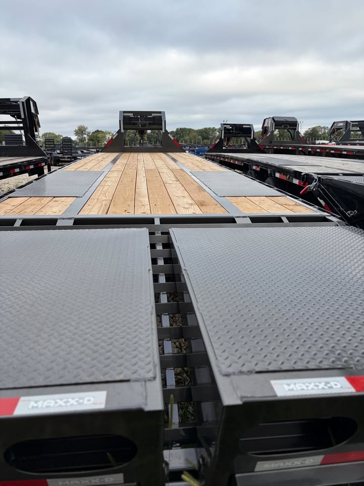 MAXX-D 102 x 32 Gooseneck Flatbed Trailer - SKU 147905 - Image 5