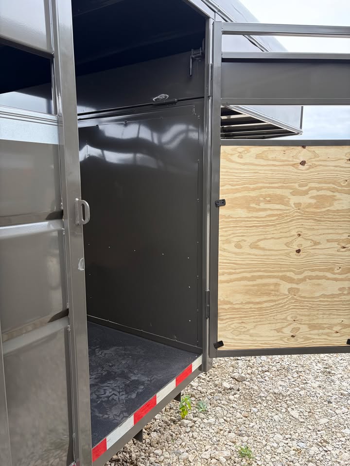 Valley Trailers 80 x 24 Stock Trailer - SKU 000716 - Image 3