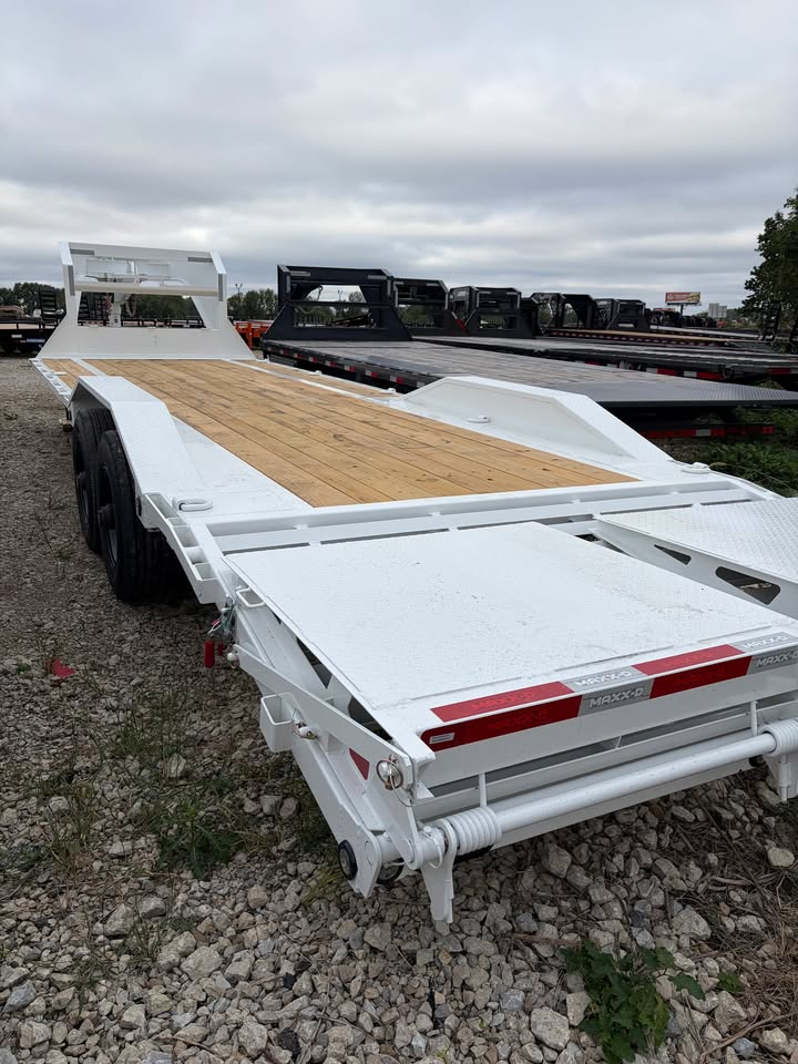 MAXX-D 102 x 28 Fender Equipment Trailer - SKU 149135 - Image 3
