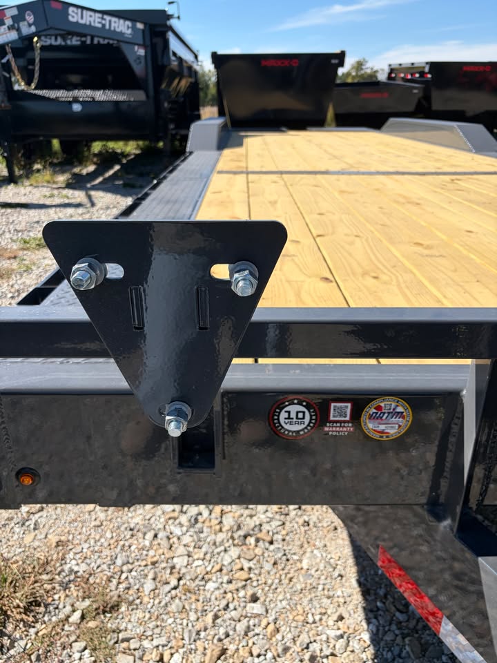 Lamar 102 in x 28 ft Fender Equipment Trailer - SKU 160177 - Image 4