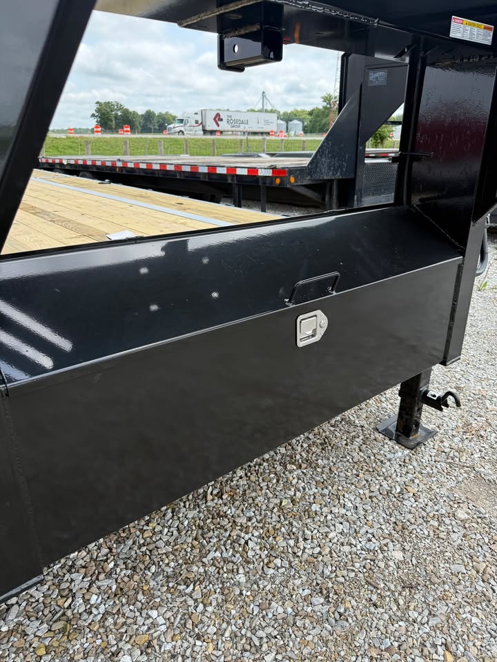 Sure-Trac 102 x 40 Gooseneck Flatbed Trailer - SKU 496494 - Image 6