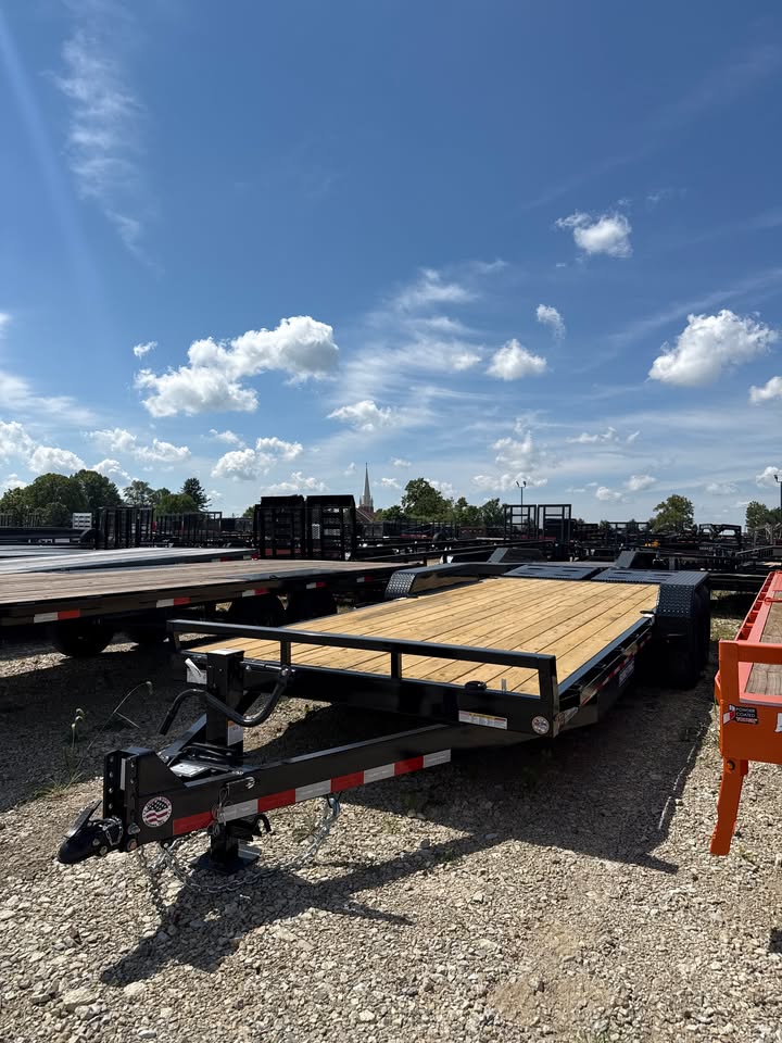 Sure-Trac 82 x 20 Fender Equipment Trailer - SKU 497575 - Image 2