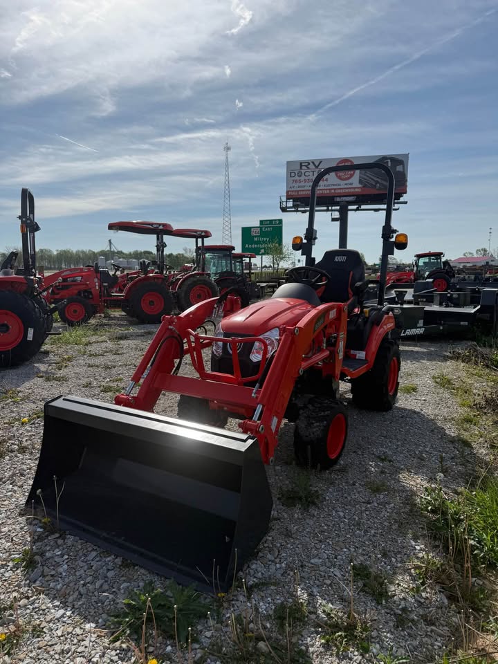Kioti CS2520HB Tractor - SKU 8M0581 - Image 2