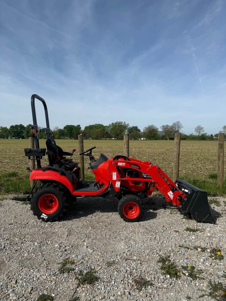 Kioti CS2520HB Tractor - SKU 8M0581