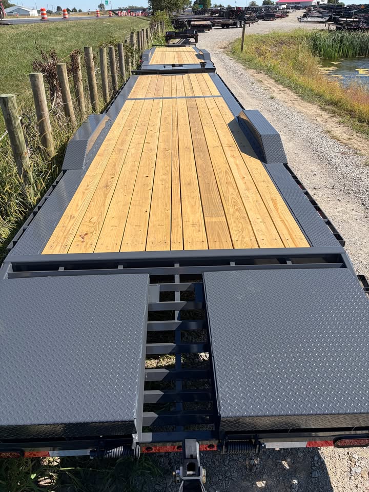 Lamar 102 in x 36 ft Fender Equipment Trailer - SKU 159912 - Image 5