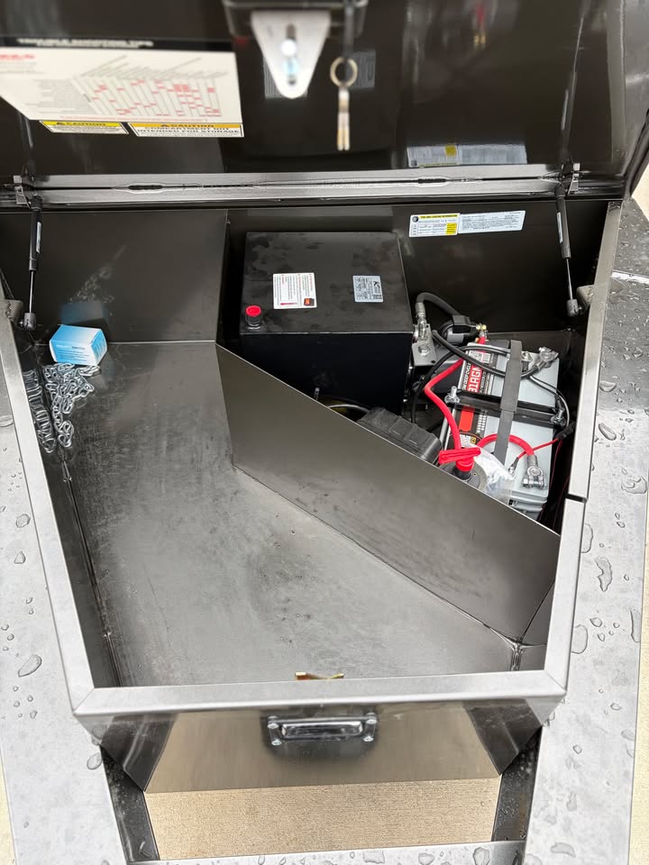 MAXX-D 96 x 16 Dump Trailer - SKU 148775 - Image 3