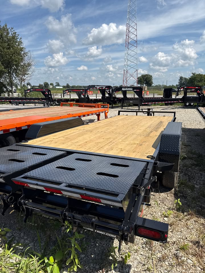 Sure-Trac 82 x 20 Fender Equipment Trailer - SKU 497575 - Image 4