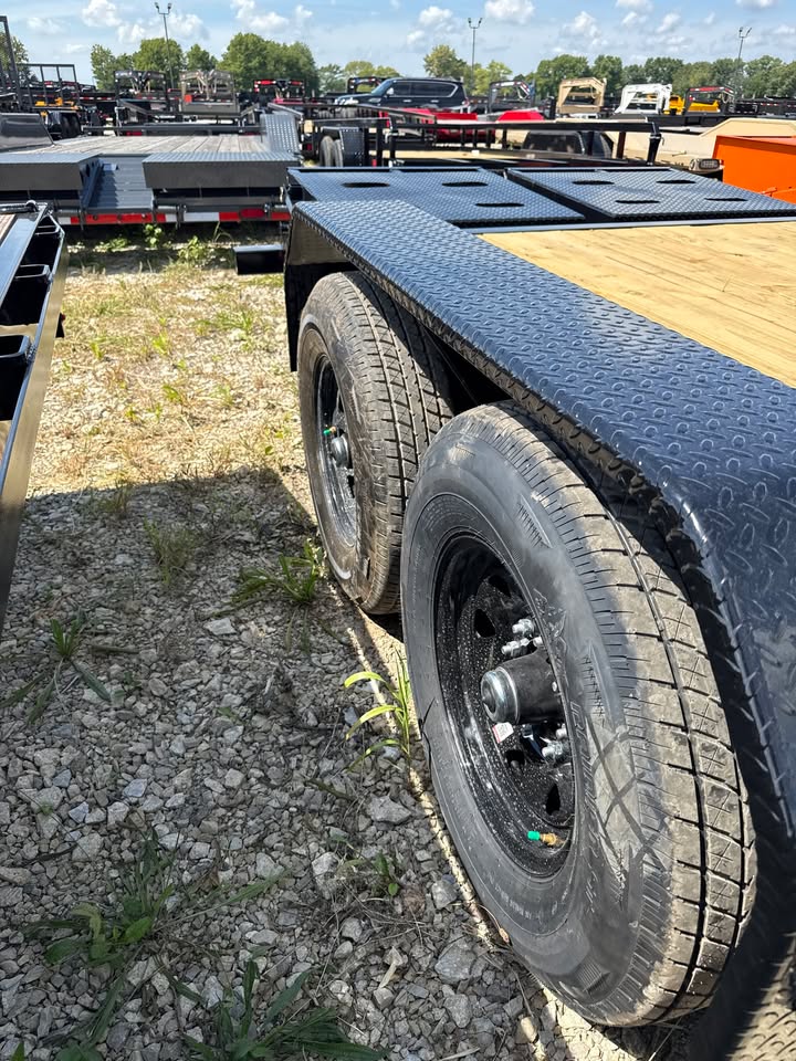 Sure-Trac 82 x 20 Fender Equipment Trailer - SKU 497575 - Image 7