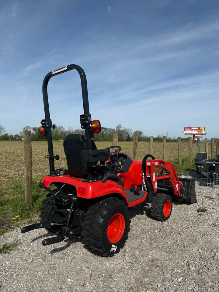 Kioti CS2520HB Tractor - SKU 8M0581 - Image 4